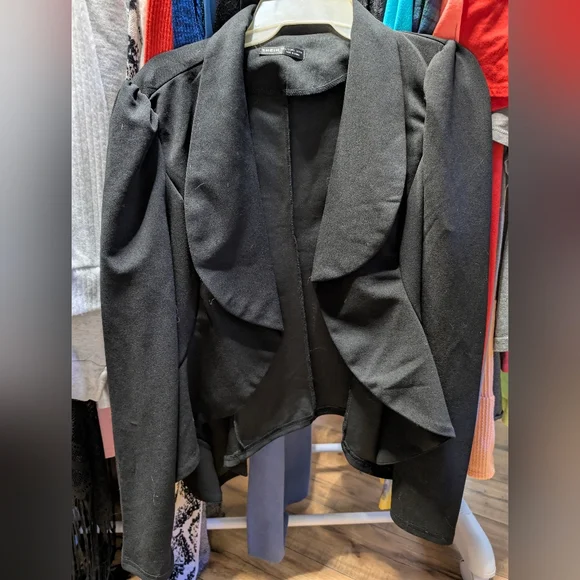 Classy Chic Black Women's Blazer - Picture 4 of 6